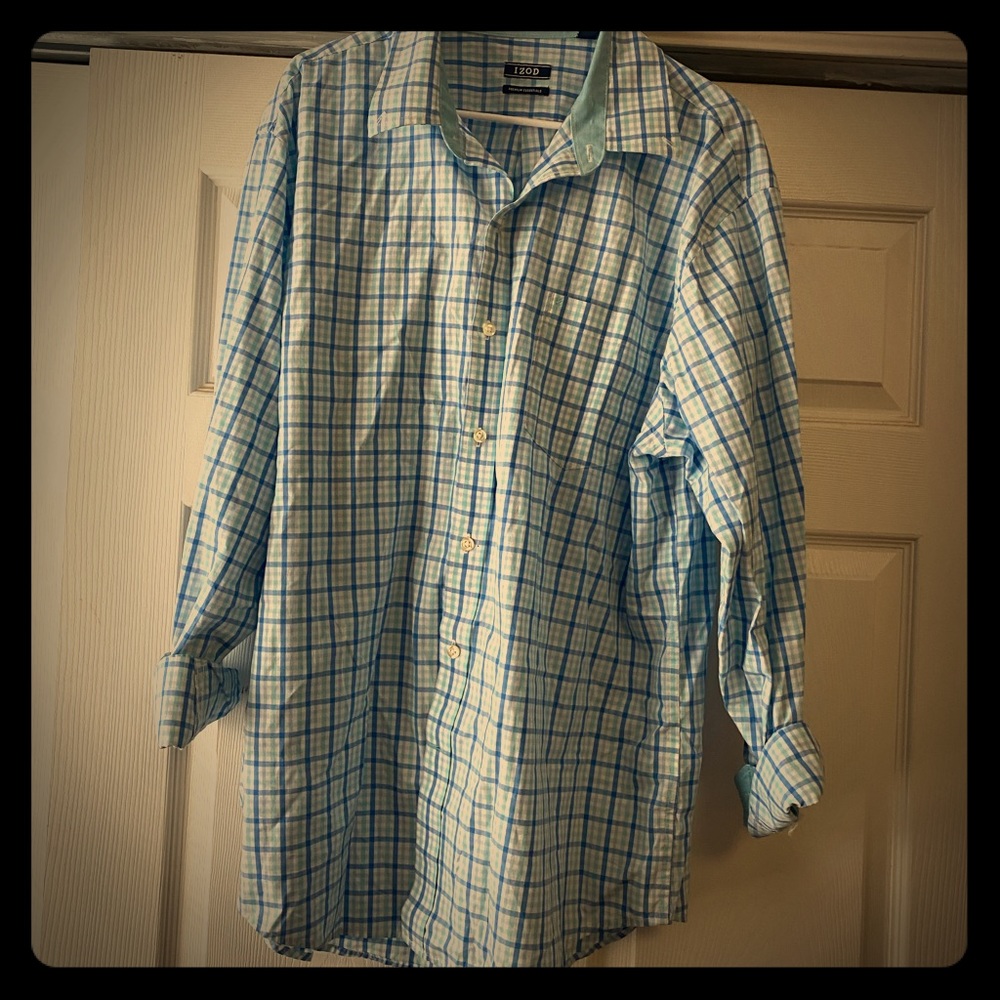 Men’s long sleeved izod shirt